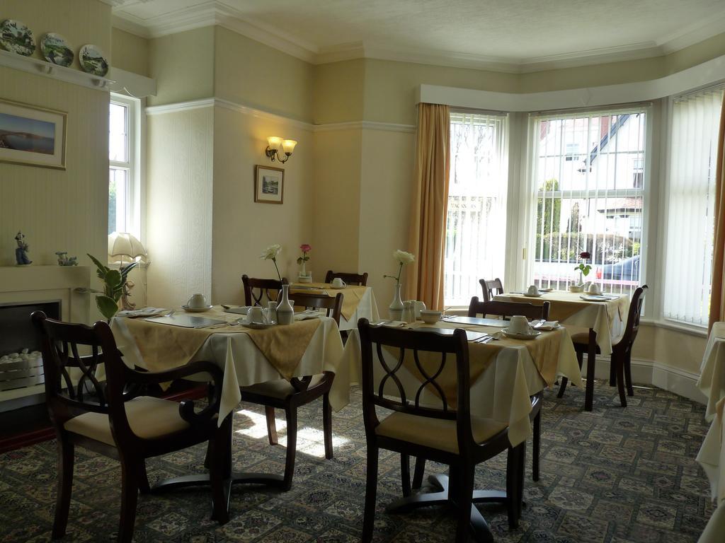 חלנדודנו Cornerways Guest House מראה חיצוני תמונה