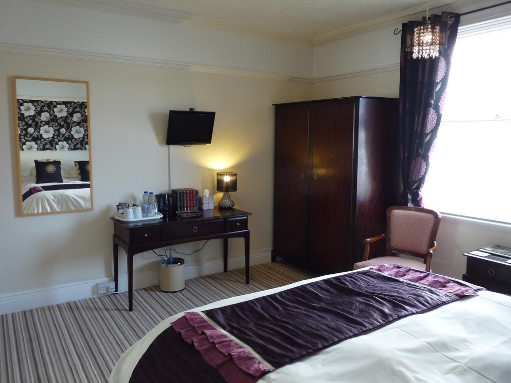 חלנדודנו Cornerways Guest House מראה חיצוני תמונה