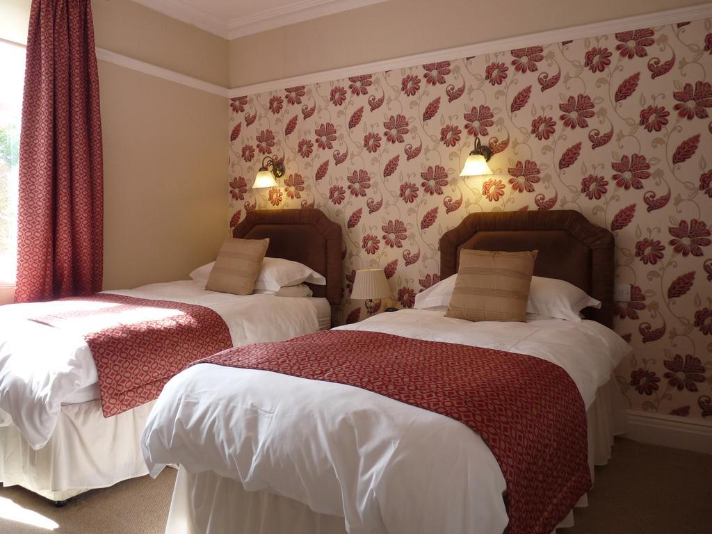 חלנדודנו Cornerways Guest House מראה חיצוני תמונה