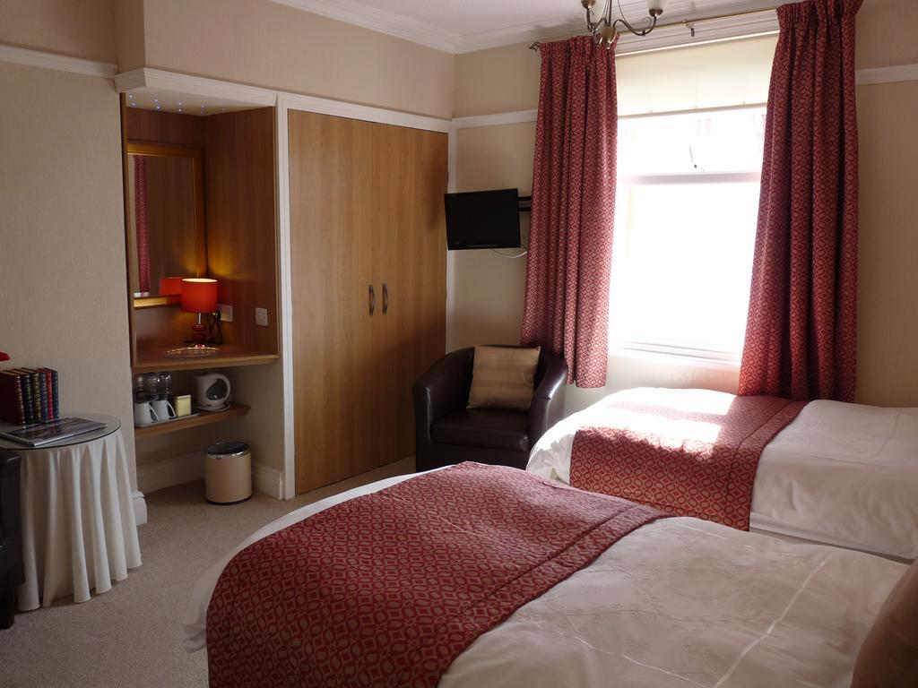חלנדודנו Cornerways Guest House מראה חיצוני תמונה