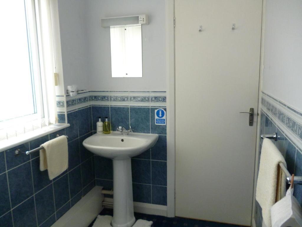 חלנדודנו Cornerways Guest House חדר תמונה