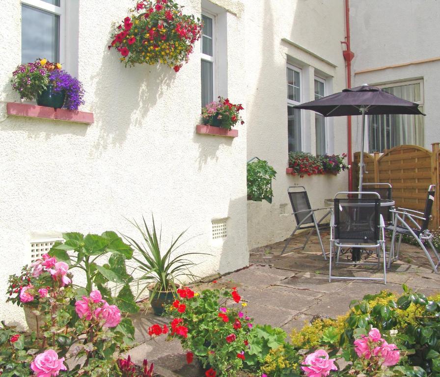 חלנדודנו Cornerways Guest House מראה חיצוני תמונה